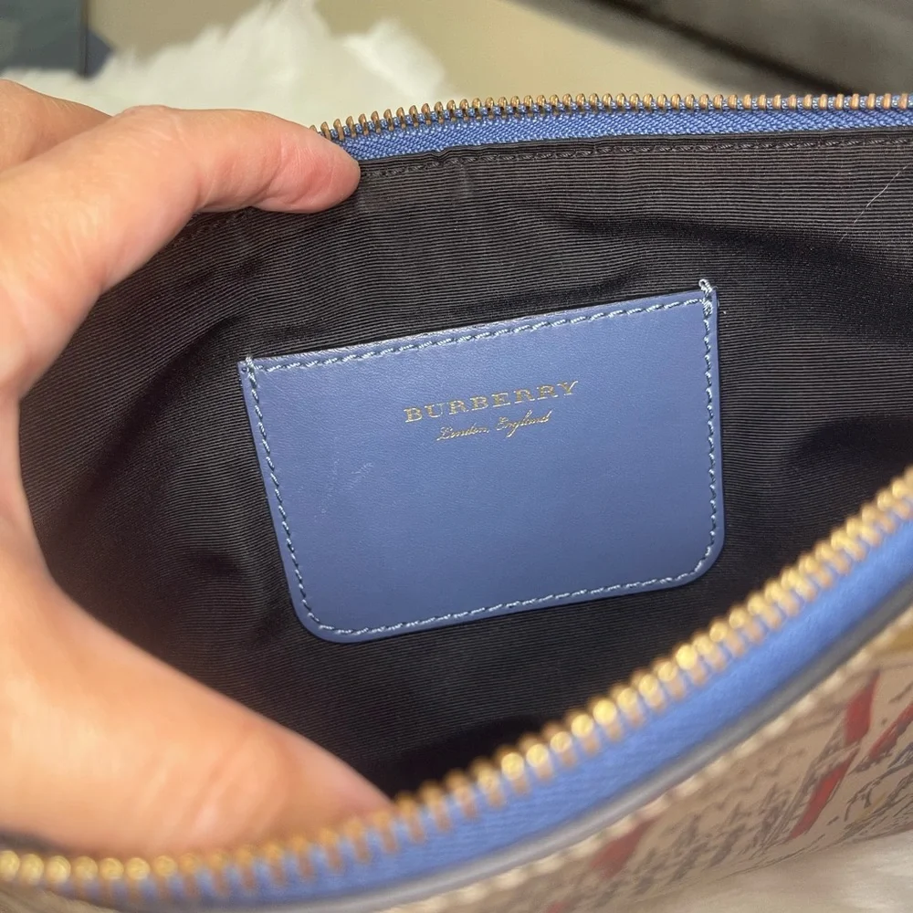 BURBERRY CLUTCH - Picture 6 of 8
